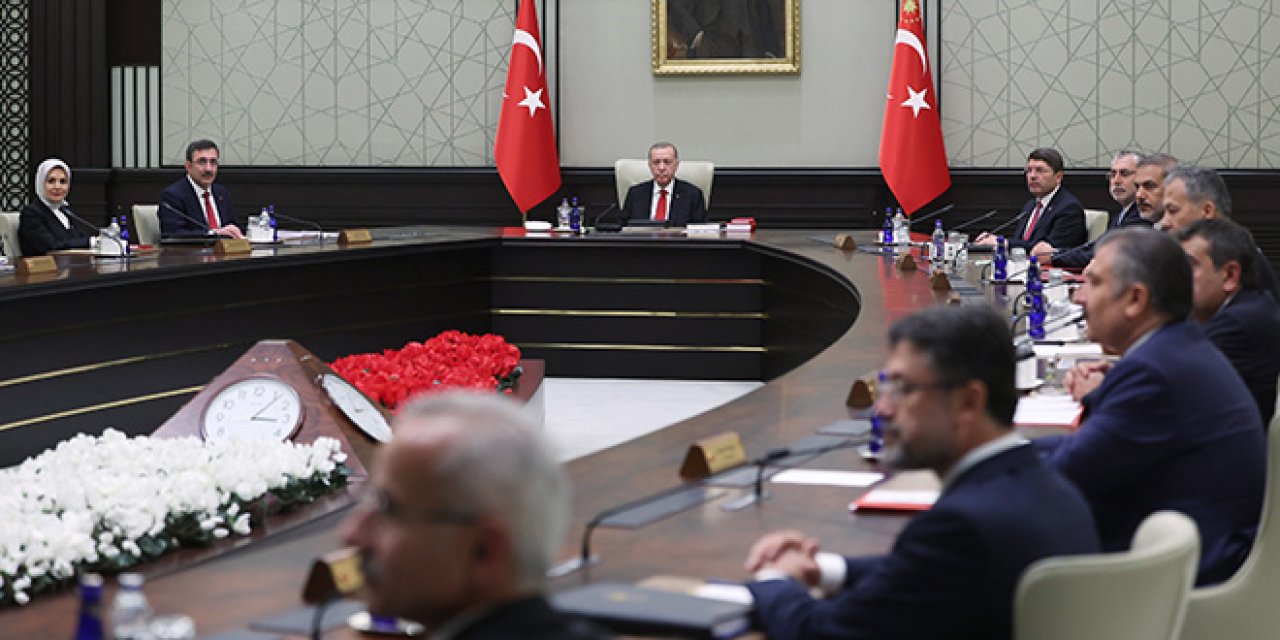 Öğretmen atamalarında mülakatlar kabinenin masasına geldi