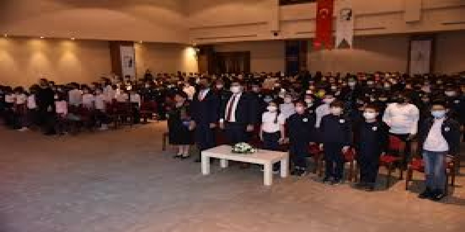 Sınıf öğretmeni akademisyen olabilir mi?