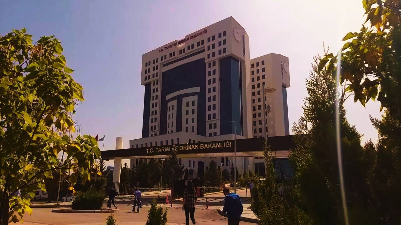 tob-tarim-ve-orman-bakanligi-toplamda-7-158-personel-alimi-olacagini-duyurdu-peki-alim-ne-zaman-ve-gerekli-sartlar-neler.jpg